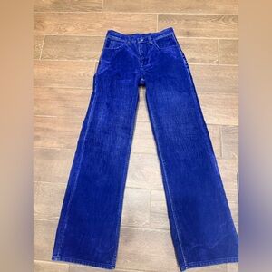 NWOT FREE PEOPLE TINSLEY STRAIGHT LEG FLOCKED PURPLE SIZE 24.
We the free-